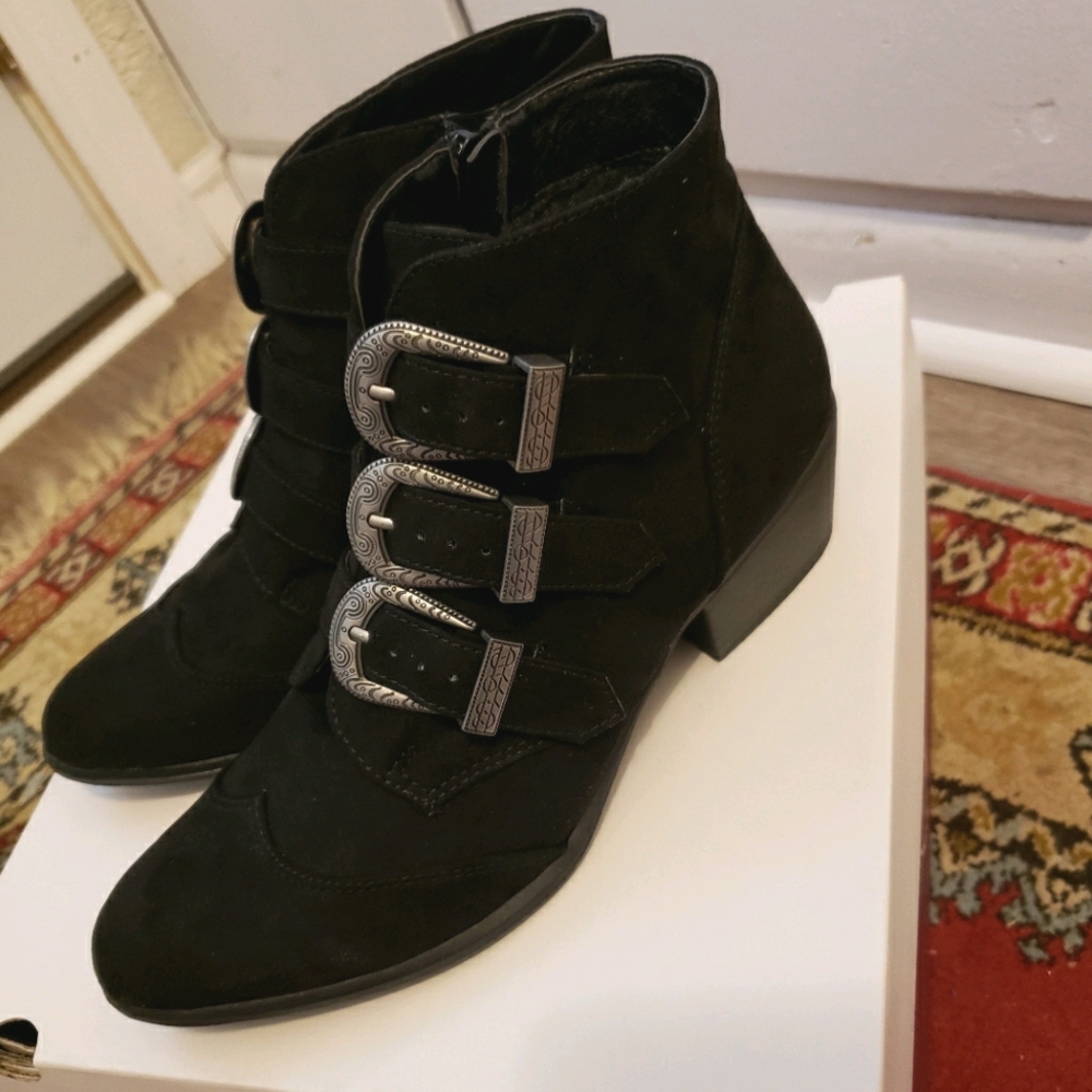 ~NEW~ SO Buckle Ankle Boots